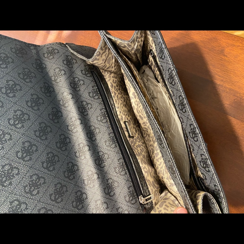 Guess Purse Bag - Picture 7 of 8